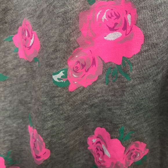 🛍$1 Add On Item!🛍 Wear it on or off shoulder - Picture 7 of 8